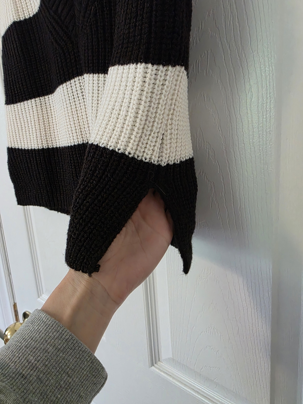 Striped Knit V‑Neck Sweater Vest | Size Medium - Picture 3 of 9